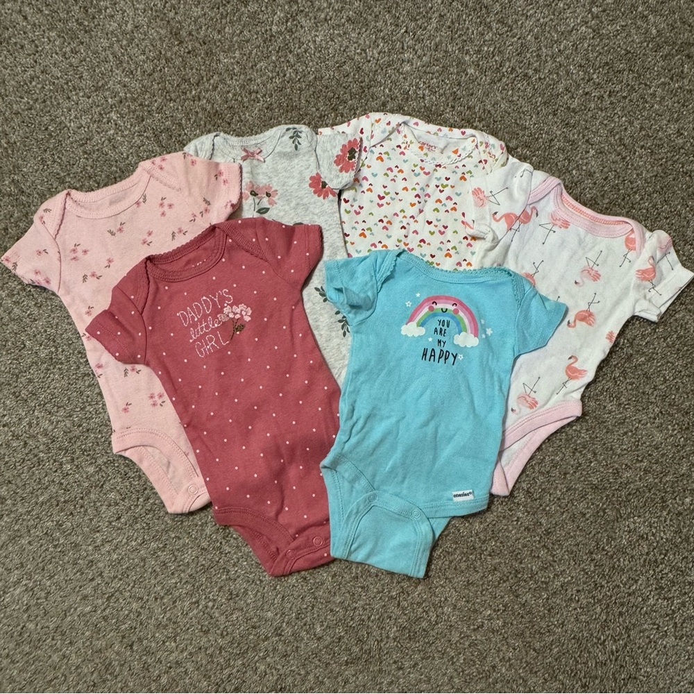 ⭐️Bundle of 6 Newborn girl onesies